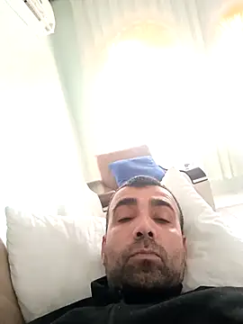 Snapshot of Bugattiveyron1 chatting on 29, 11, 2025 Bugattiveyron1 online show from 29, 11, 2025