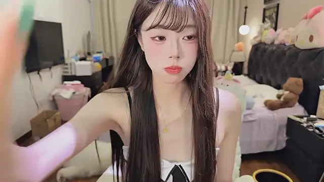 Onecutelittle online show from 1, 6, 2026