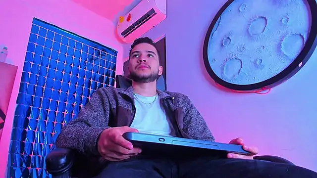 mike 257 online show from 10, 3, 2026