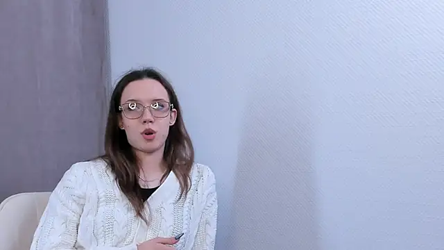 FabiolaCowing online show from 21, 10, 2025