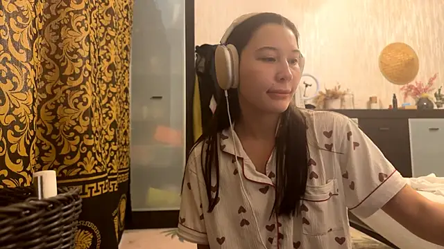 Snapshot of YourCoreanmiracle chatting on 13, 11, 2025 YourCoreanmiracle online show from 13, 11, 2025