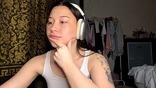 Snapshot of YourCoreanmiracle chatting on 18, 11, 2025 YourCoreanmiracle online show from 18, 11, 2025