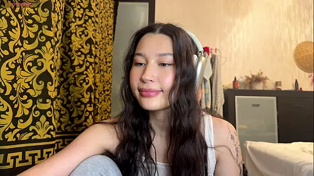 Snapshot of YourCoreanmiracle chatting on 24, 11, 2025 YourCoreanmiracle online show from 24, 11, 2025