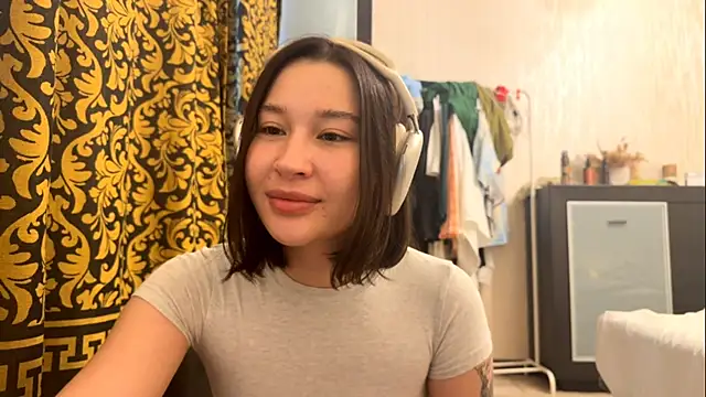 Snapshot of YourCoreanmiracle chatting on 3, 12, 2025 YourCoreanmiracle online show from 3, 12, 2025