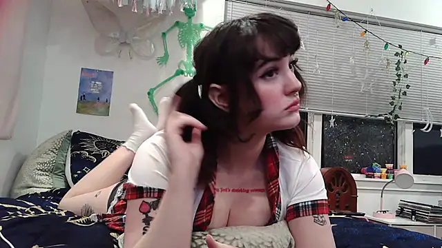 Trickylucy555 online show from 11, 2, 2026