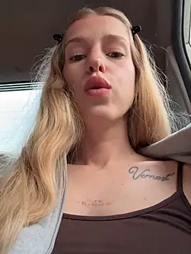 kira mia online show from 25, 7, 2026
