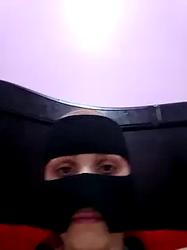 Snapshot of SandyAmr chatting on 16, 11, 2025 SandyAmr online show from 16, 11, 2025