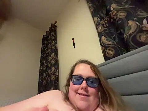 Scarletcum22 online show from 19, 12, 2025