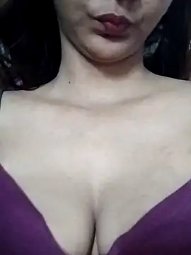 Snapshot of Aaliya_BigBoobs_1 chatting on 22, 5, 2026 Aaliya BigBoobs 1 online show from 22, 5, 2026