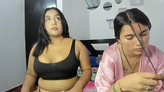 Snapshot of Twodirtyteens18 chatting on 9, 11, 2025 Twodirtyteens18 online show from 9, 11, 2025