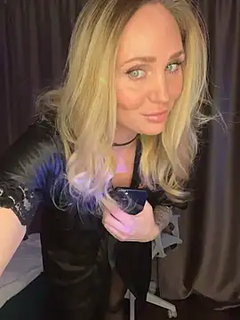 Snapshot of Drink_me_all_up chatting on 2, 11, 2025 Drink me all up online show from 2, 11, 2025