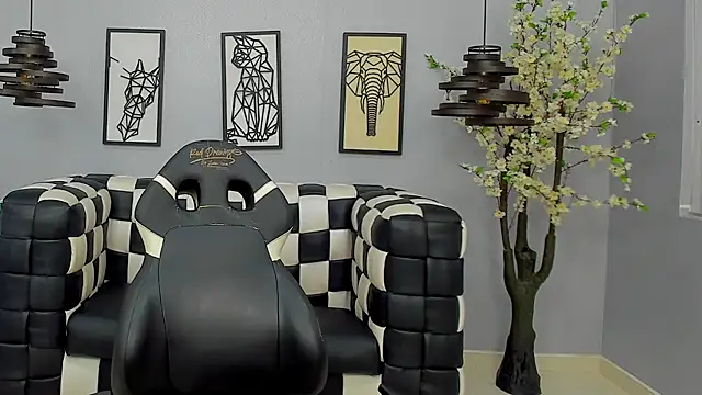 Bianca Millf online show from 12, 4, 2026