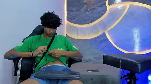 Sex Boy 33  online show from 2, 11, 2025