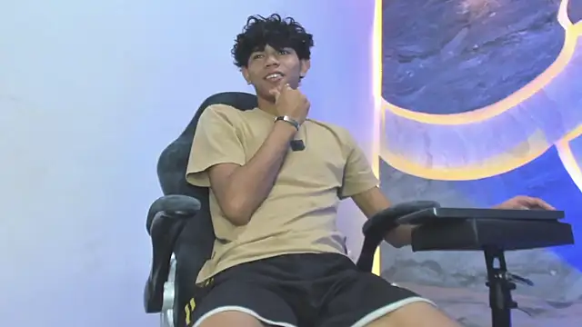 Sex Boy 33  online show from 21, 11, 2025