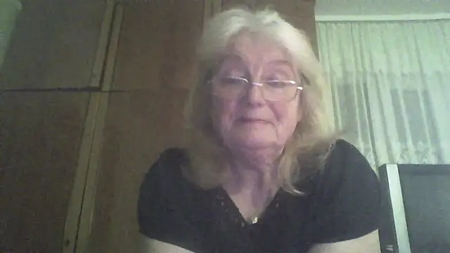 AmyLove353 online show from 2, 4, 2026