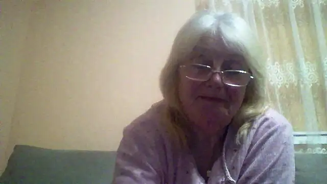 AmyLove353 online show from 4, 4, 2026