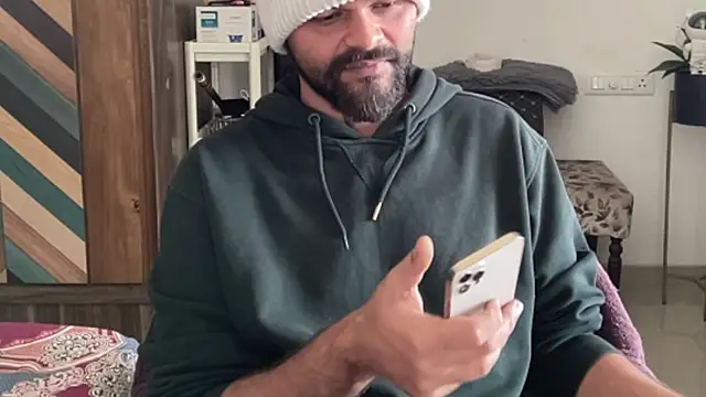 MakeMeAwareAah online show from 7, 1, 2026