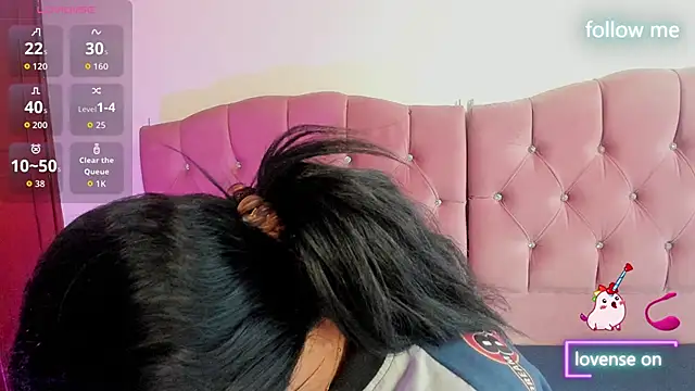 Sara Moon 18 online show from 25, 10, 2025