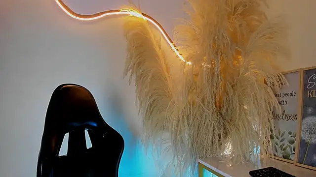 lunajoness  online show from 27, 11, 2025