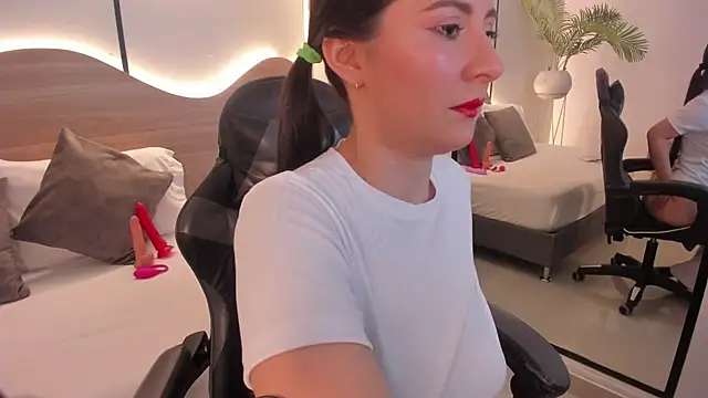 mia collins96 online show from 26, 10, 2025