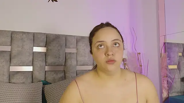 Snapshot of Karina_Wong chatting on 7, 11, 2025 Karina Wong online show from 7, 11, 2025