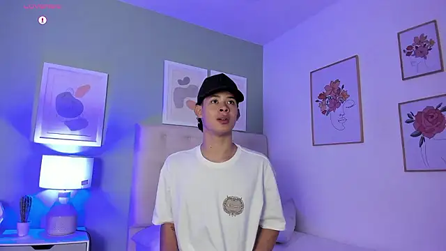 ApoloRicci online show from 3, 3, 2026