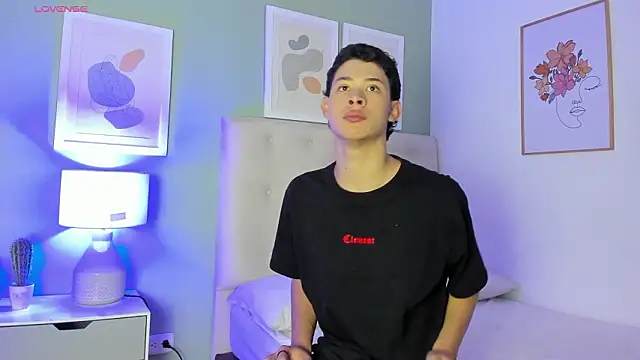 ApoloRicci online show from 5, 3, 2026