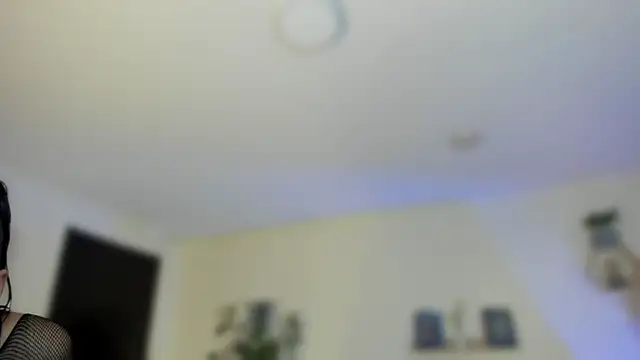 Snapshot of YariRose chatting on 1, 6, 2026 YariRose online show from 1, 6, 2026