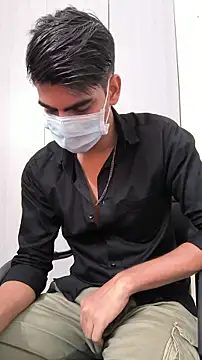 Snapshot of adi8210 chatting on 4, 12, 2025 adi8210 online show from 4, 12, 2025