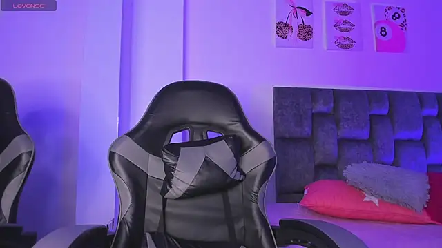 kittymonroe1 online show from 25, 4, 2026