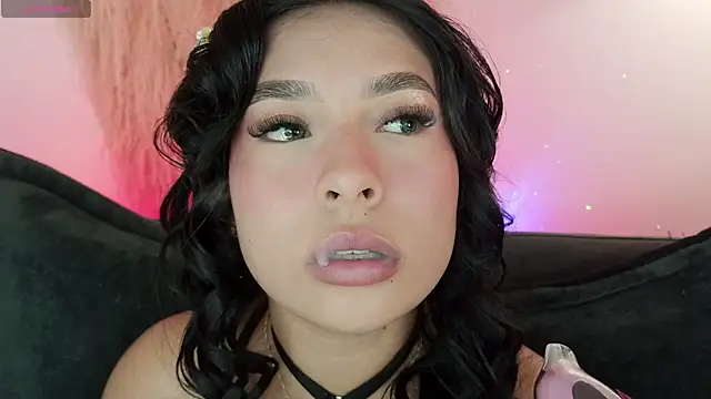 mia roux1 online show from 14, 6, 2026