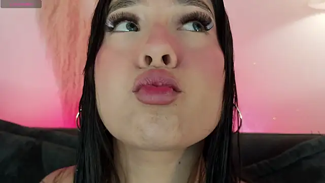 mia roux1 online show from 20, 6, 2026