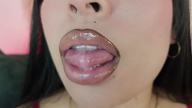 mia roux1 online show from 1, 7, 2026