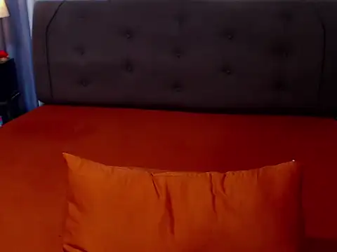 Snapshot of amalia92 chatting on 17, 12, 2025 amalia92 online show from 17, 12, 2025