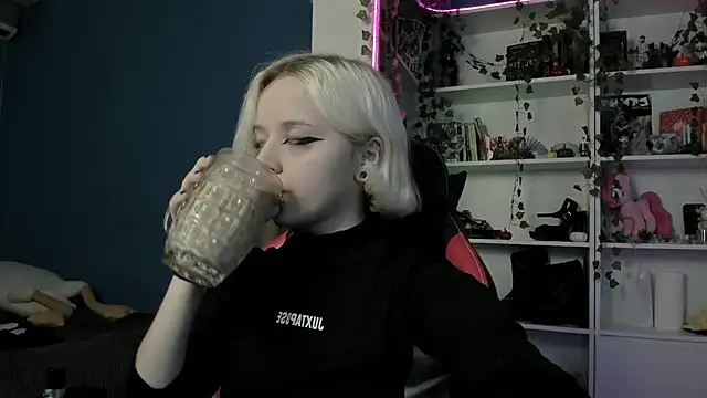 Holy Mistress S online show from 18, 11, 2025