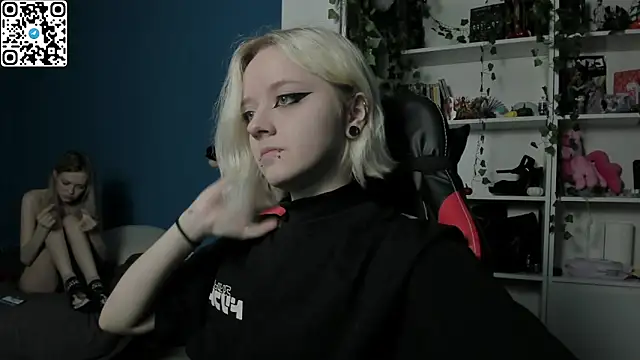 Holy Mistress S online show from 29, 11, 2025