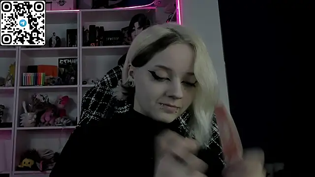 Holy Mistress S online show from 25, 4, 2026