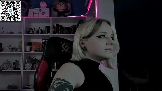 Holy Mistress S online show from 3, 6, 2026