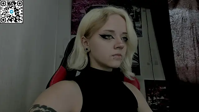 Holy Mistress S online show from 28, 7, 2026