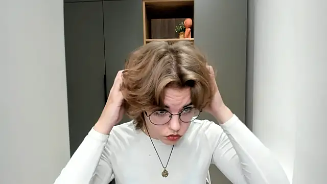 MelodyBaur online show from 24, 10, 2025