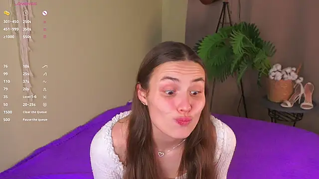 Snapshot of LeonoraWoods chatting on 30, 11, 2025 LeonoraWoods online show from 30, 11, 2025