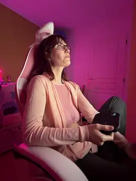  HeraLuna  online show from 21, 4, 2026