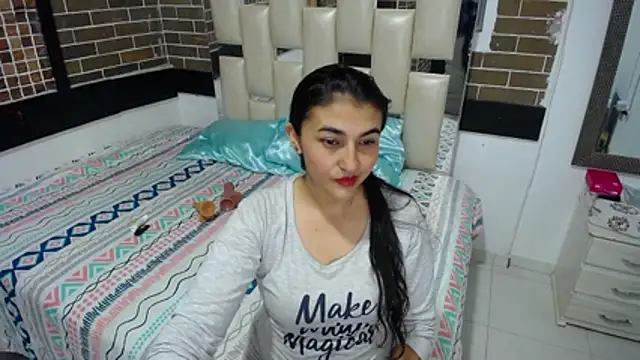 Snapshot of yuliet_latin69 chatting on 22, 11, 2025 yuliet latin69 online show from 22, 11, 2025