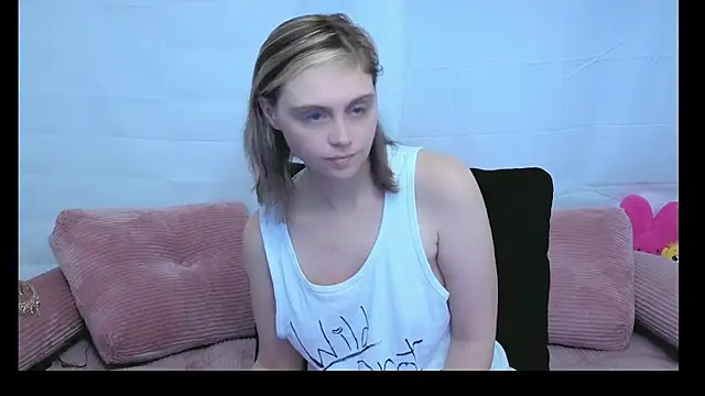 Snapshot of daddysprincess731 chatting on 3, 6, 2026 daddysprincess731 online show from 3, 6, 2026