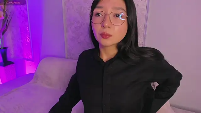 Snapshot of sydney_miller_ chatting on 7, 6, 2026 sydney miller online show from 7, 6, 2026