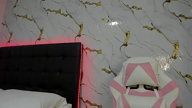 Scarlet DLuce online show from 22, 4, 2026