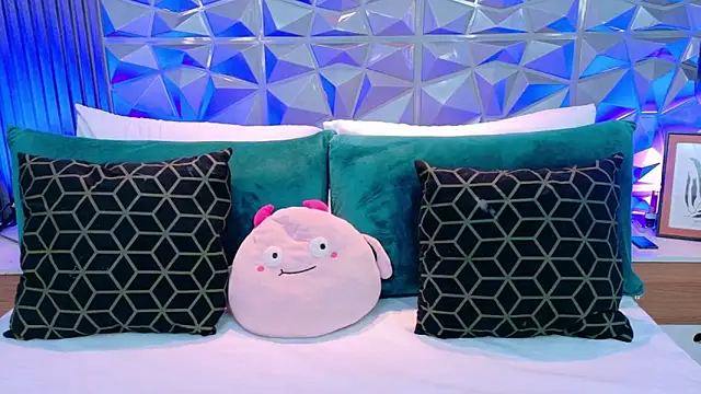 AdelineJhones online show from 20, 4, 2026