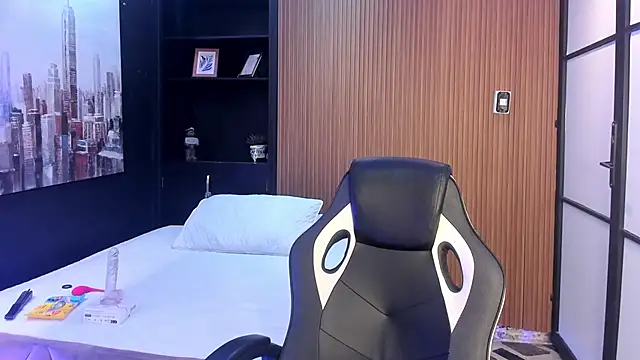 LiamPage  online show from 13, 11, 2025