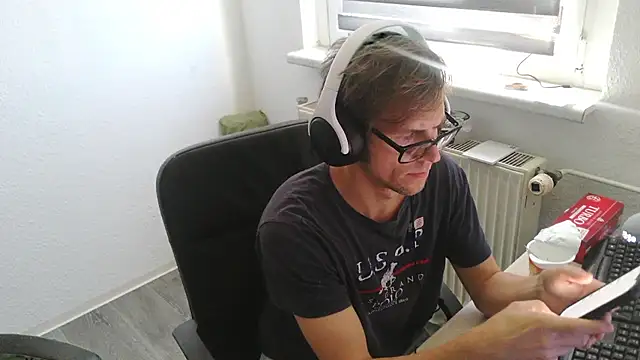 StephPra94 online show from 8, 7, 2026