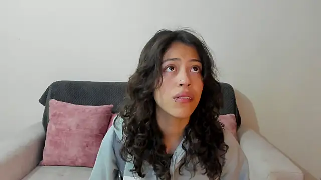 emily jonessxx online show from 14, 12, 2025